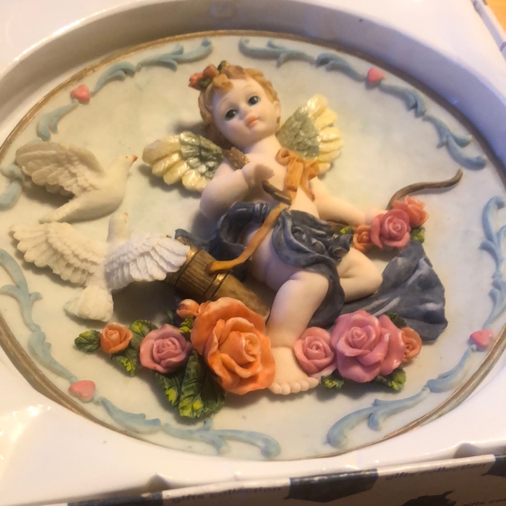 Angel plate decor